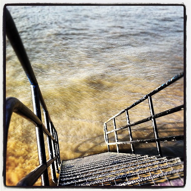 Badespaß an der Themse #river#thames#london#uk#southbank#embankment#waves#water...