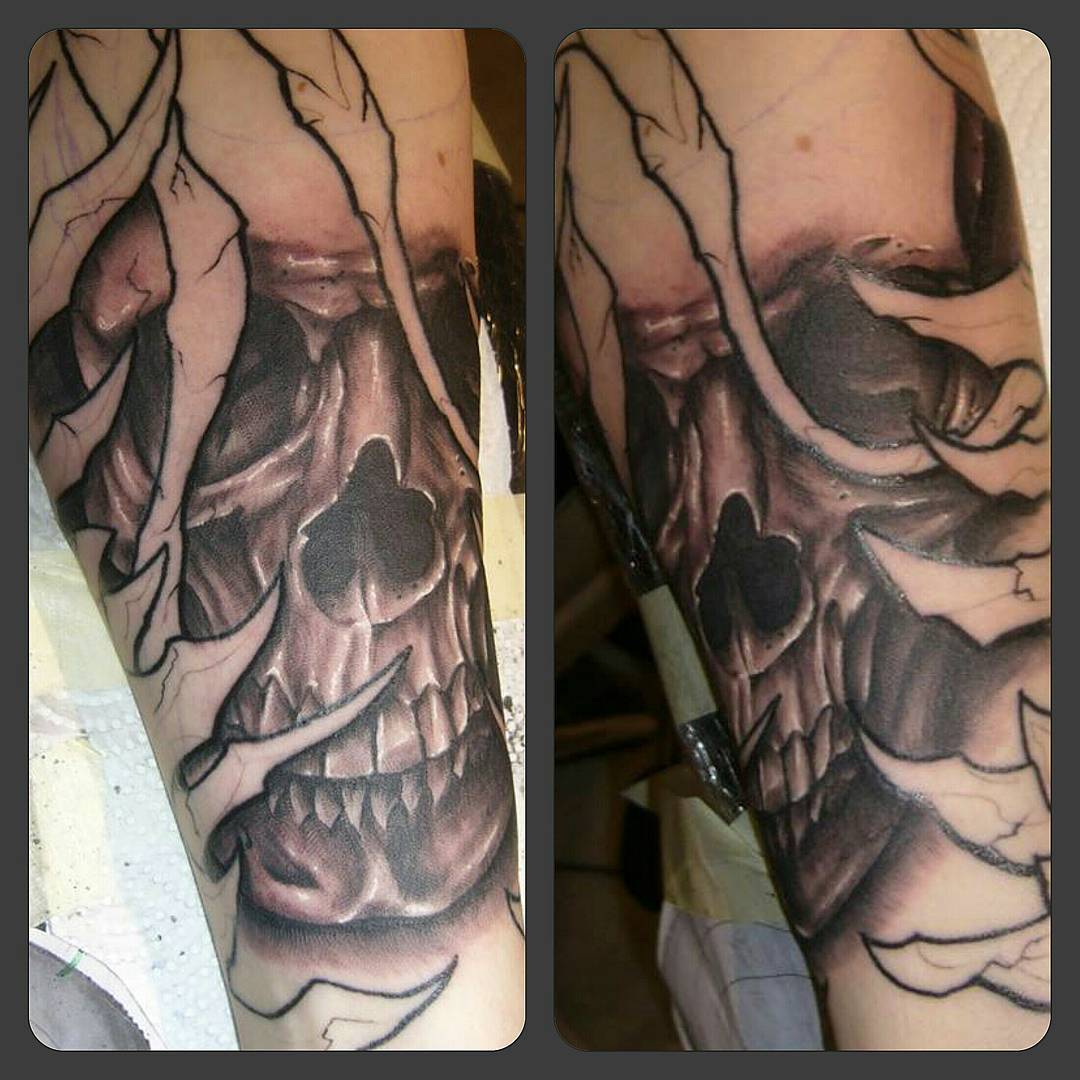 Biomech-filler from yesterday....thx for looking #germantattooers #skulltattoo #