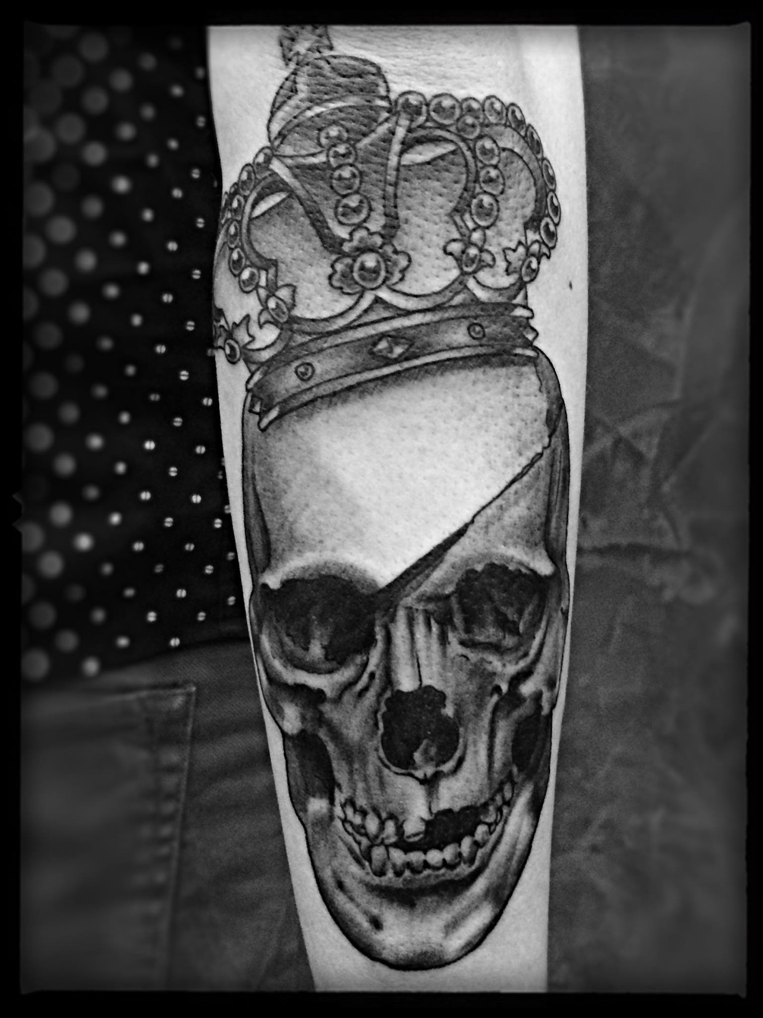 Black and Grey Schädel angefertigt von Ron Raida.