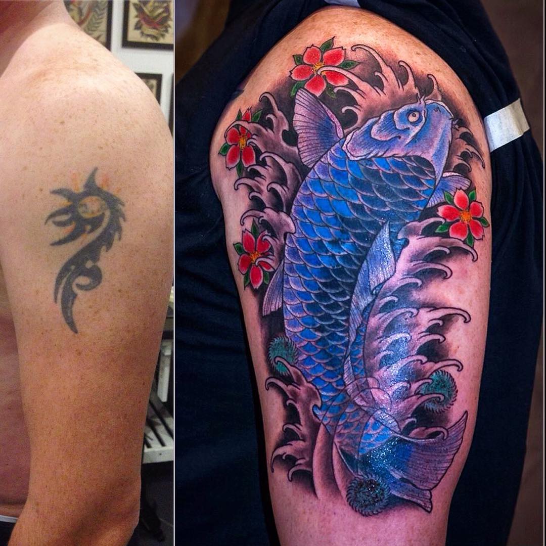Bye bye, old tribal - start of a half sleeve project, 1st session #tattoo #tatto...