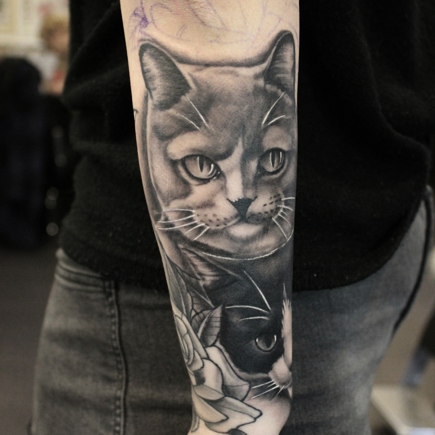 Cats for @gina.essmeier1 , thank you so much!
#germantattooers #tattooworkers #t