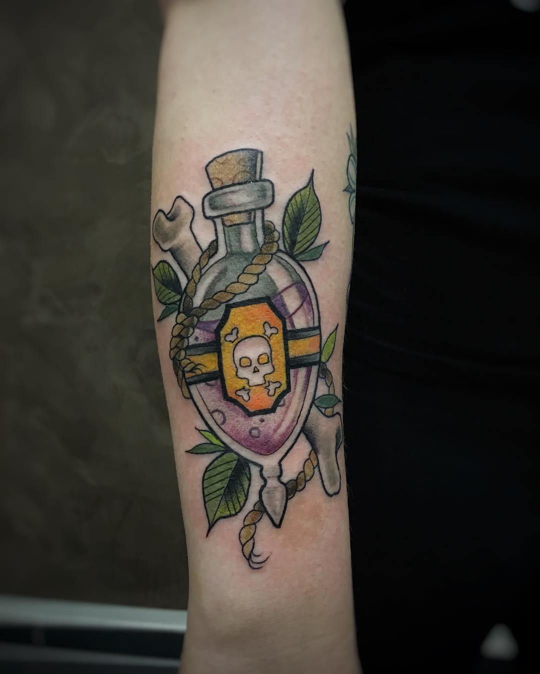 Done by the awesome @sail_home  #zeitgeisttattoo #ruhrpotttattoo #bottrop #poiso...