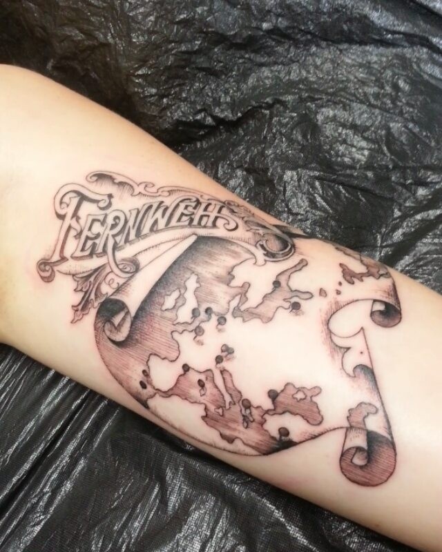 Fernweh, 
#stuckinthepasttatto #finelinetattoo #lovemy3needles #tattoograving #o