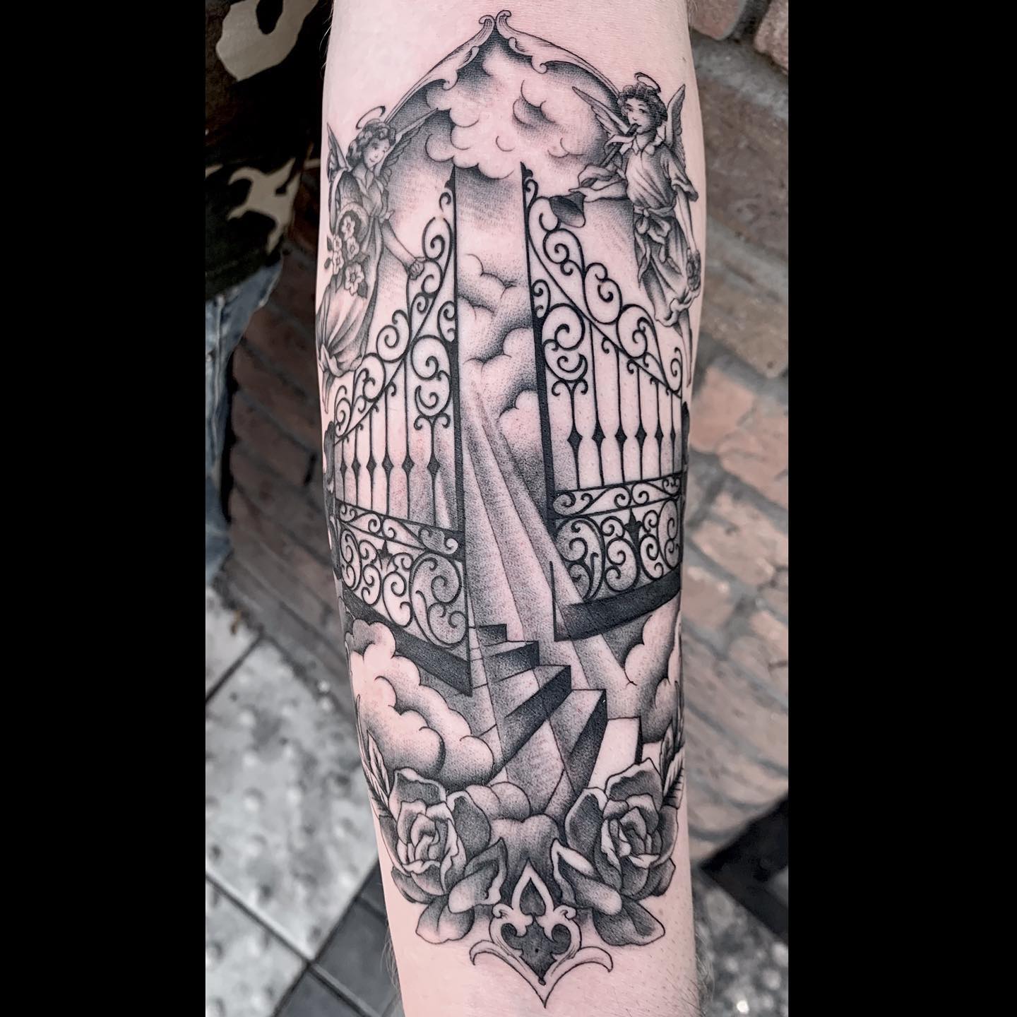 Finelinearbeit von @matthias_blossfeld angefertigt #finelinetattoo #blackworktat...