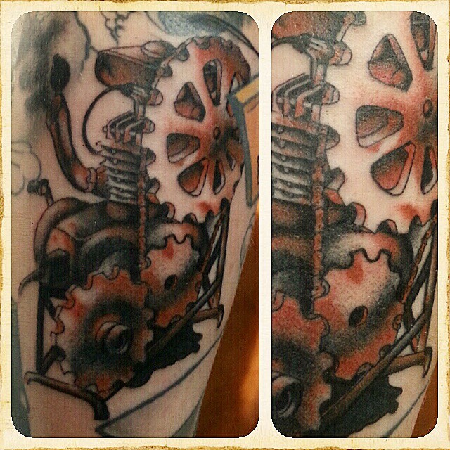 Free hand anything mechstuff , i dont know,
#stuckinthepasttattoo #dortmundfines