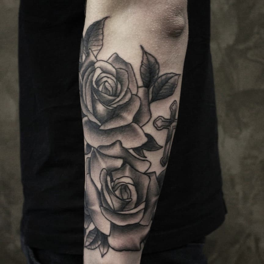 Fresh roses from a while back, thanks again for the trust
#germantattooers #germ