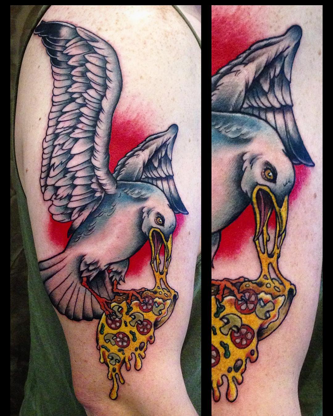 Fun one shot of this pizza-stealing seagull 
#tattoo#tattooing#tatovering#tatovø...