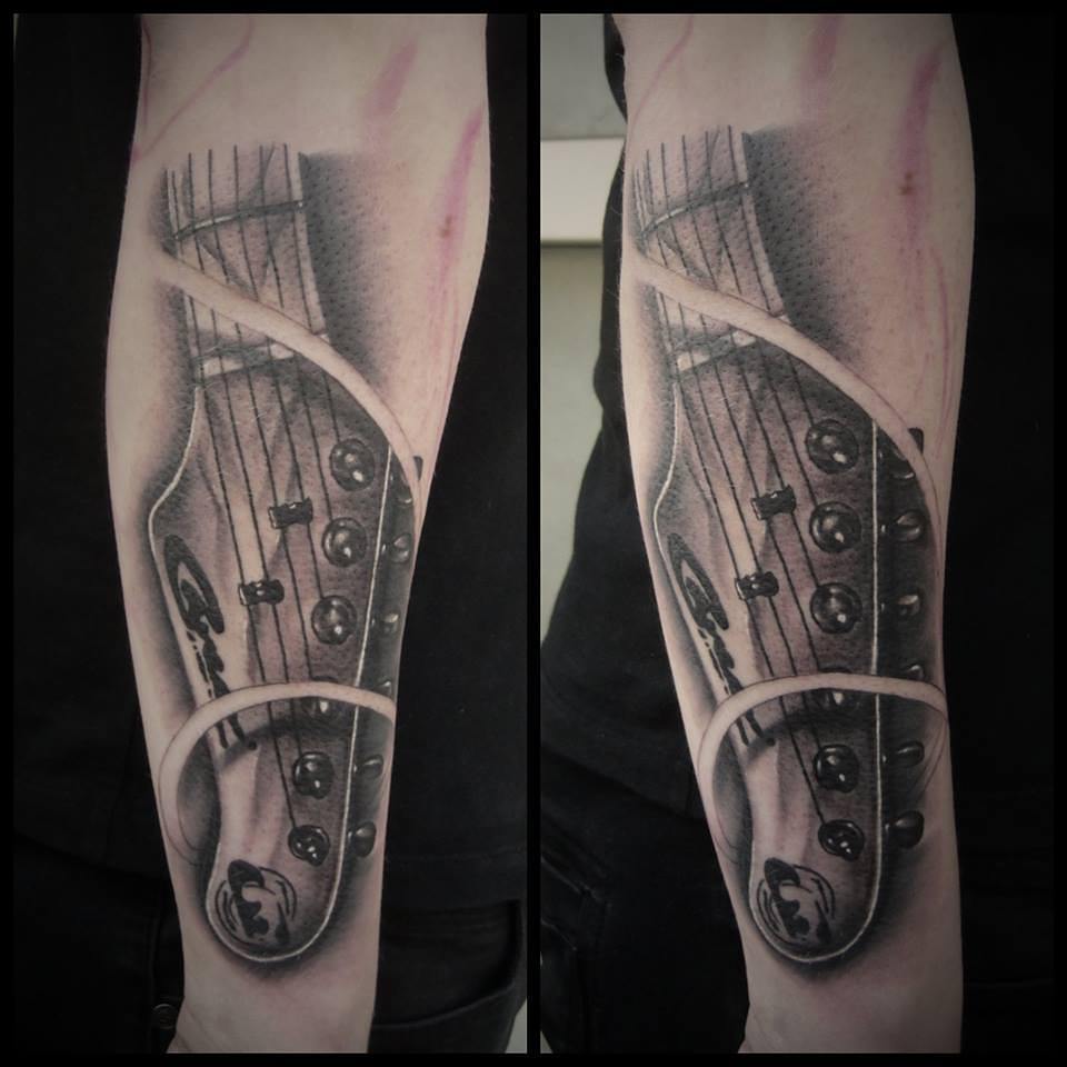 Guitar from yesterday....thx again for the funny session max #germantattooers #b