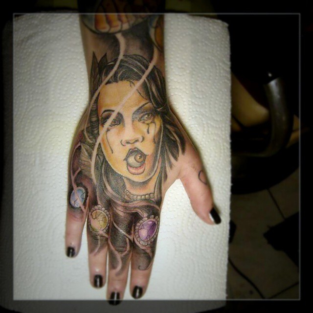 Handjob from this week....face healed, fingers fresh #neotraditionaltattoo #neot