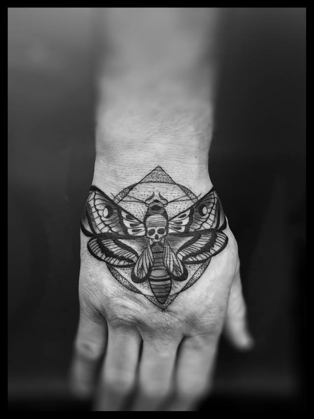 Handtattoo von Ron Raida...
 Vielen lieben Dank an Jörg, hat meeegaaa Spass gema