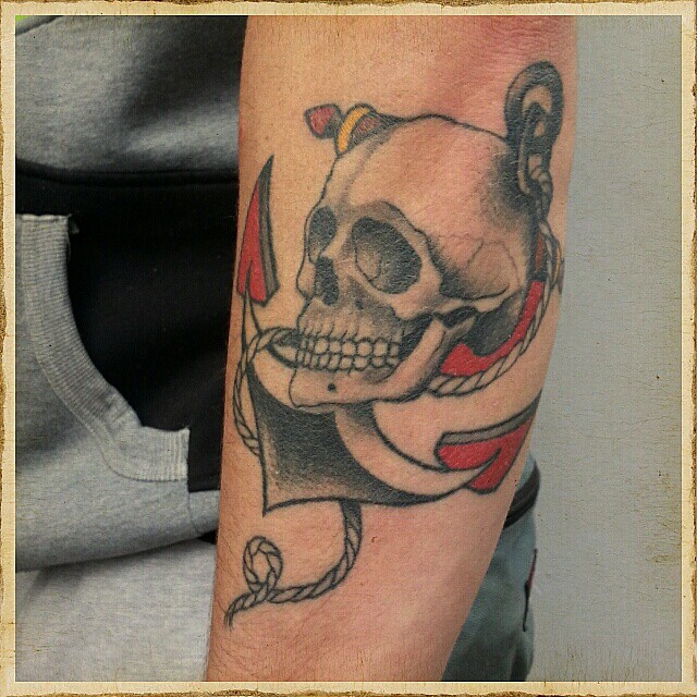 Healed from last year
#stuckinthepasttattoo #dortmundfinest #bright_and_bold #to