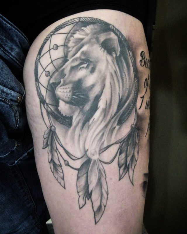 Healed lion from last year. Thank you so much Vanessa
#germantattooers #tattoowo