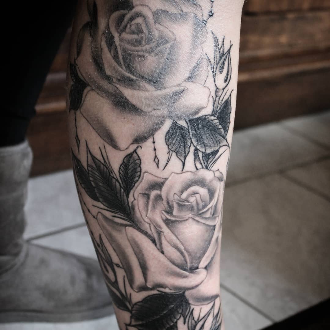Legsleeve in progress....SWIPE 4 more pics.....thank you nicole for being tough