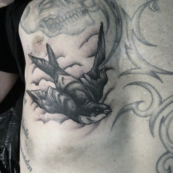 Lil swallow from yesterday...thx for your trust #germantattooers #blackink #real