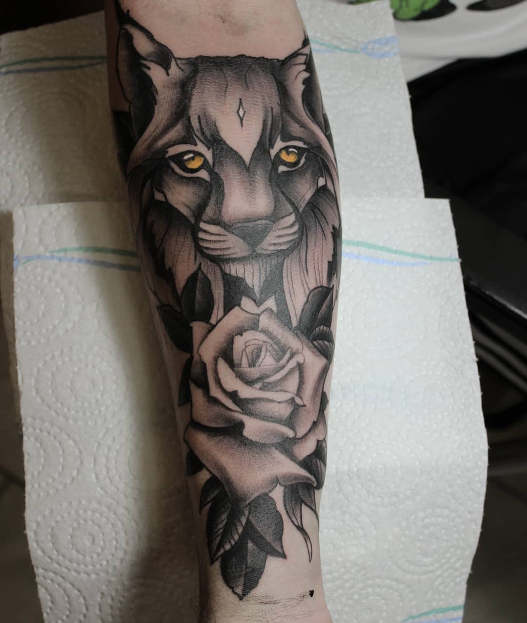Lynx and rose from today. Thank you nico for sitting like a rock
#germantattooer