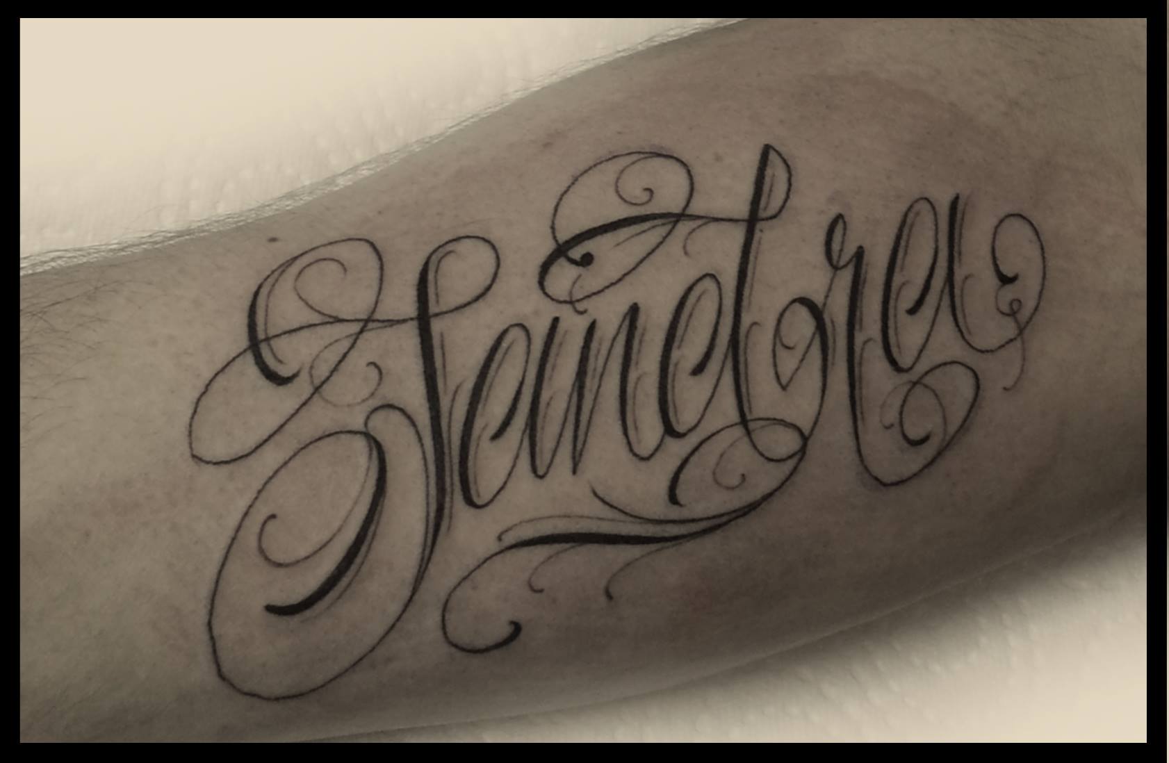 New Lettering by Matthias Bloßfeld...
Übersetzung anzeigen