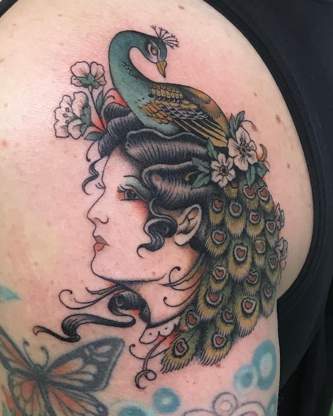 Peacock Lady 
#matthiasblossfeld #finelinetattoo #classictattoos #sideshowtravel