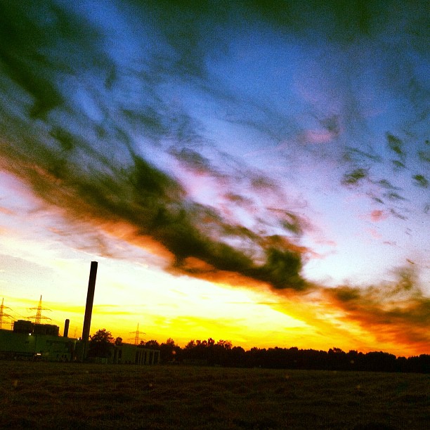 Ruhrpott #sunset#sundown#dusk#sky#skyline#clouds#colours#eve#night#nightsky#ruhr...