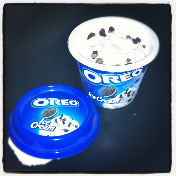 Saturday Night...on the couch with my wife and THIS! #ice#icecream#oreo#cookies#...