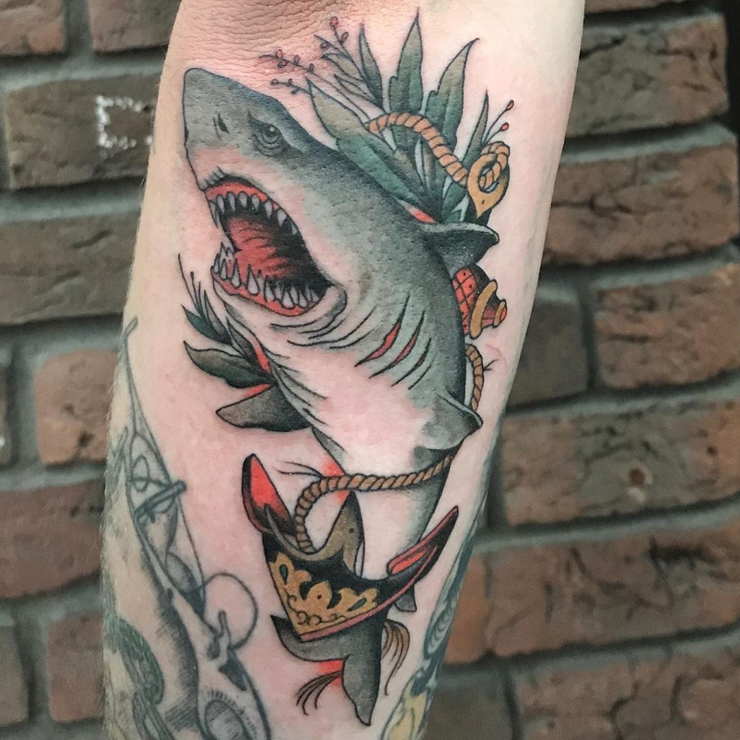 Shark n‘ anchor from march, done @zeitgeisttattoo
#matthiasblossfeld #finelineta