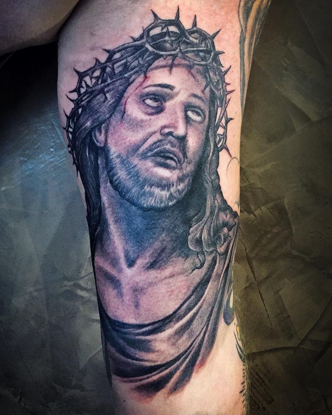 This guy is suffering from the current heatwave over Europe 
.
.
.
#tattoo #tatt...
