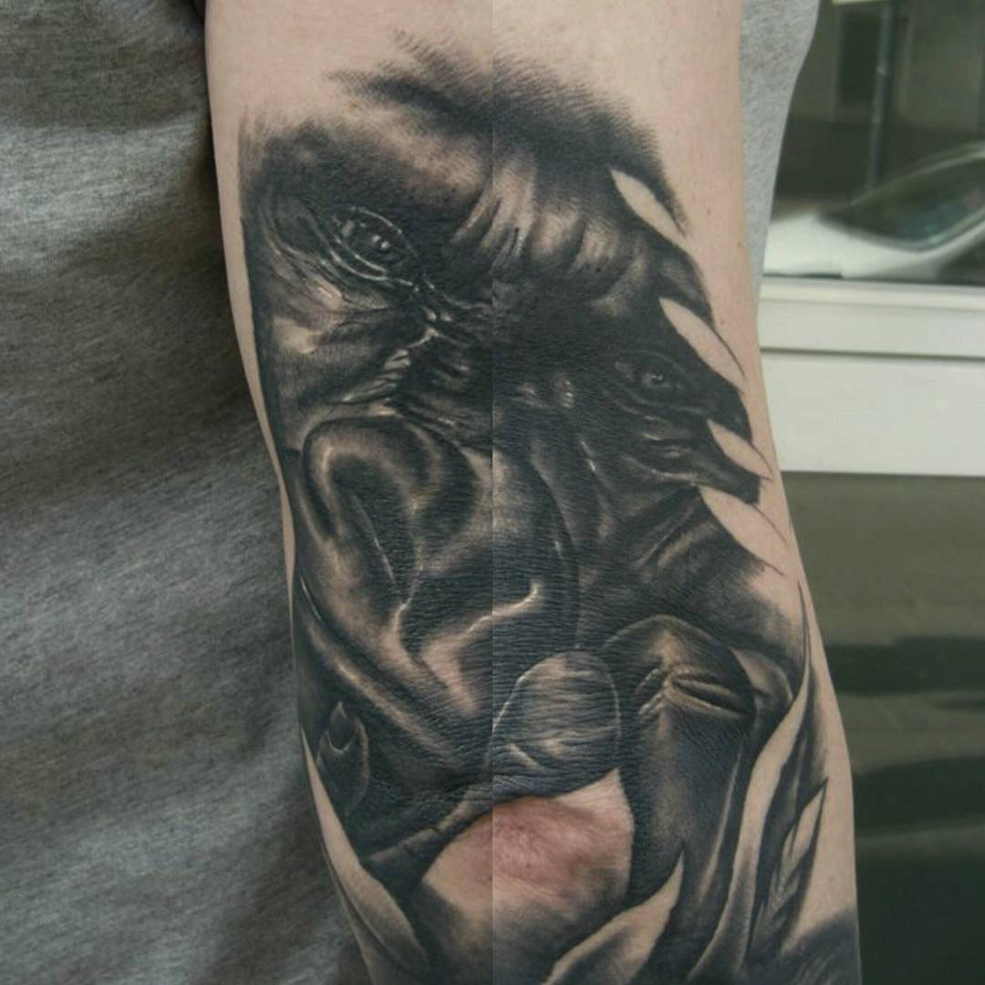 WIP......Healed ape-elbow on one of my favorite customers....Thank you Karl-Hein