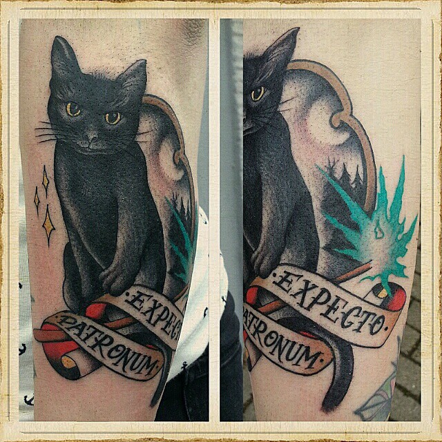 #blackcat 
#stuckinthepasttattoo #dortmundfinest #bright_and_bold #topclass_tatt