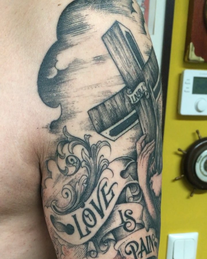 not easy to catch the whole upper part of this sleeve, its is a nice process to