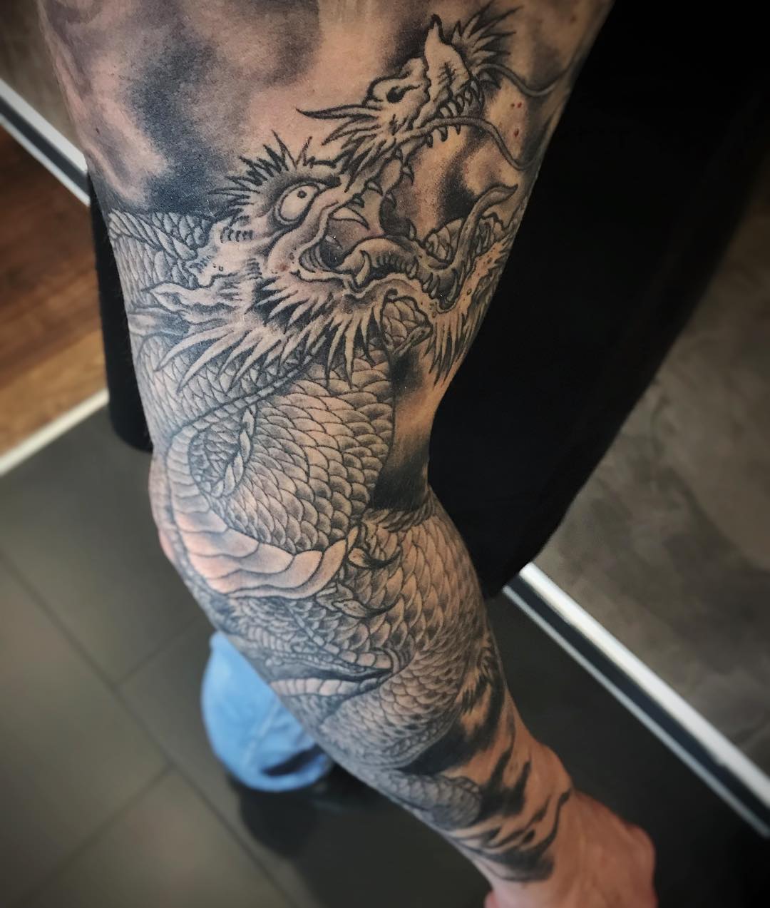 .
.
.
#tattoo #tattooing #tatovering #dragon#dragontattoo#reptile#scales#ryu#ba...
