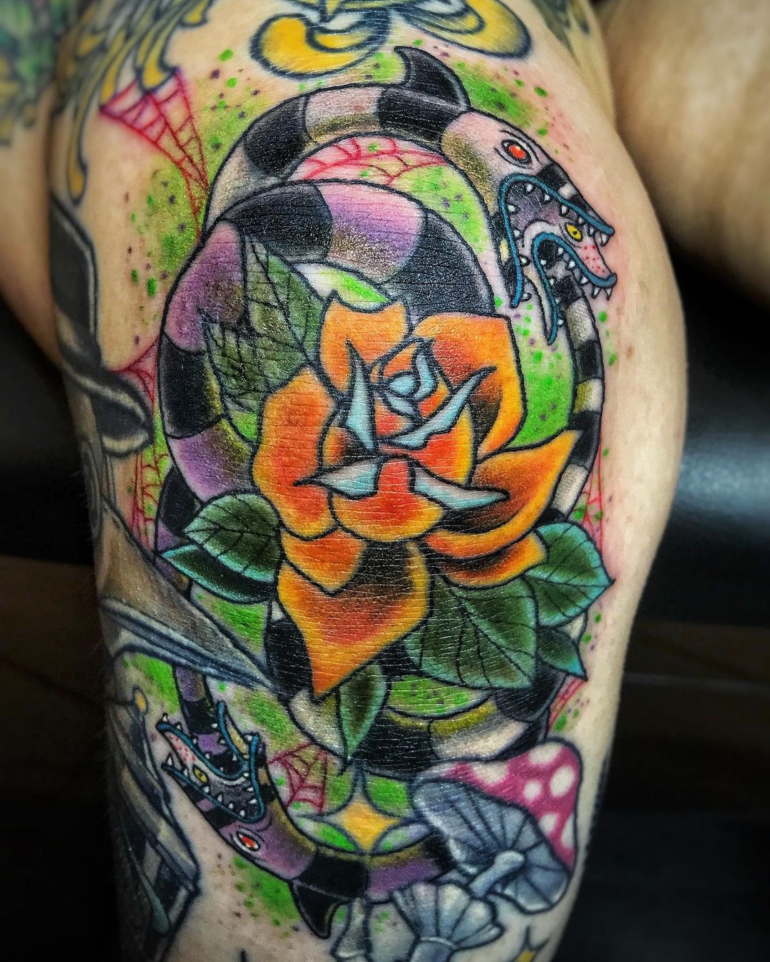 Fun gap filler on the knee cap 

Thanks again @duchess_ravenheart 

#tattoo#tata...