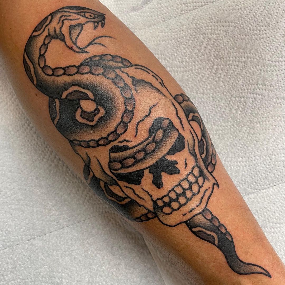 SKULL/SNAKE…

#tattoo #tattoos #tattooed #tattoolife #tattooing #boldwillhold #t