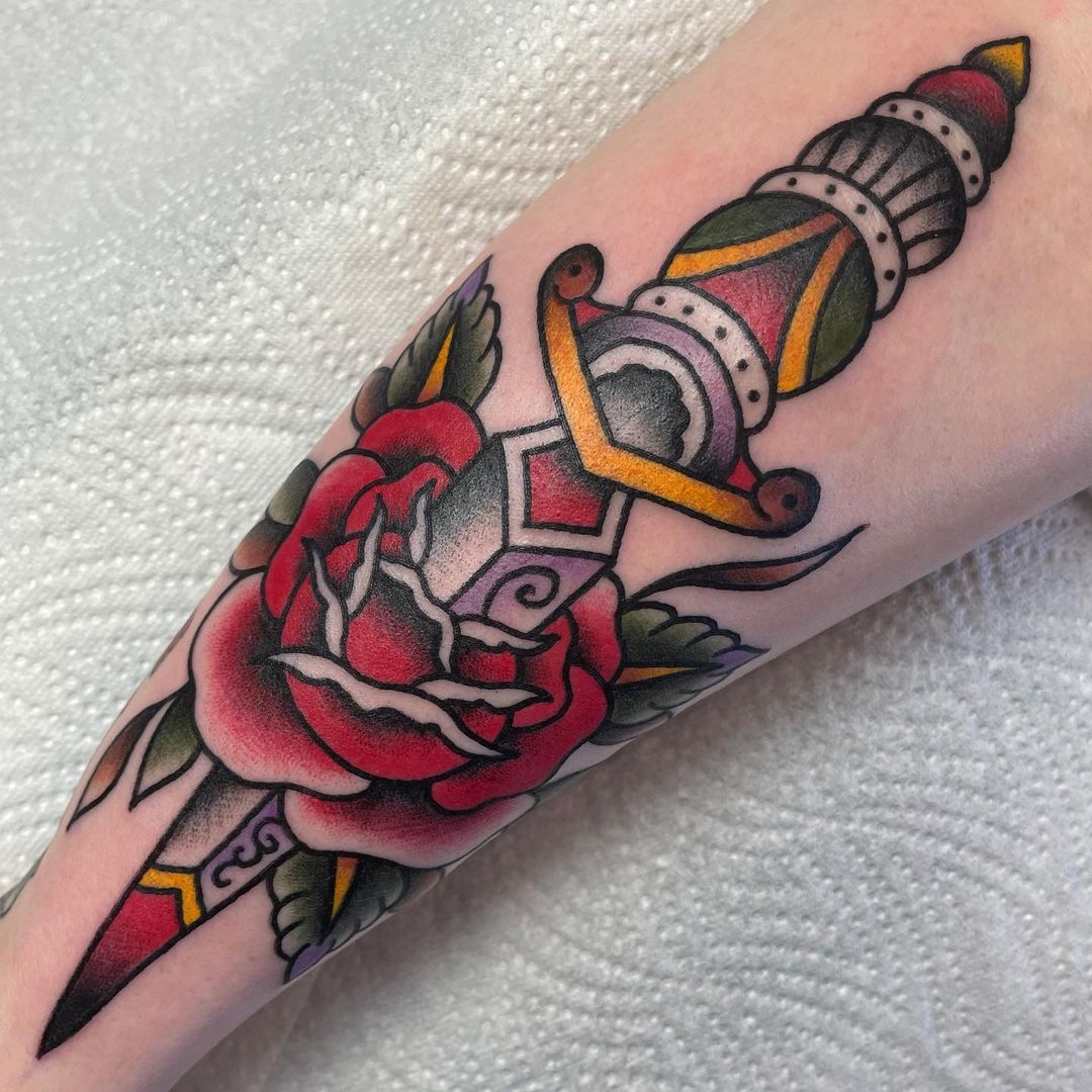 DAGGER/ROSE…

#tattoo #tattoos #tattooed #tattoolife #tattooing #boldwillhold #t