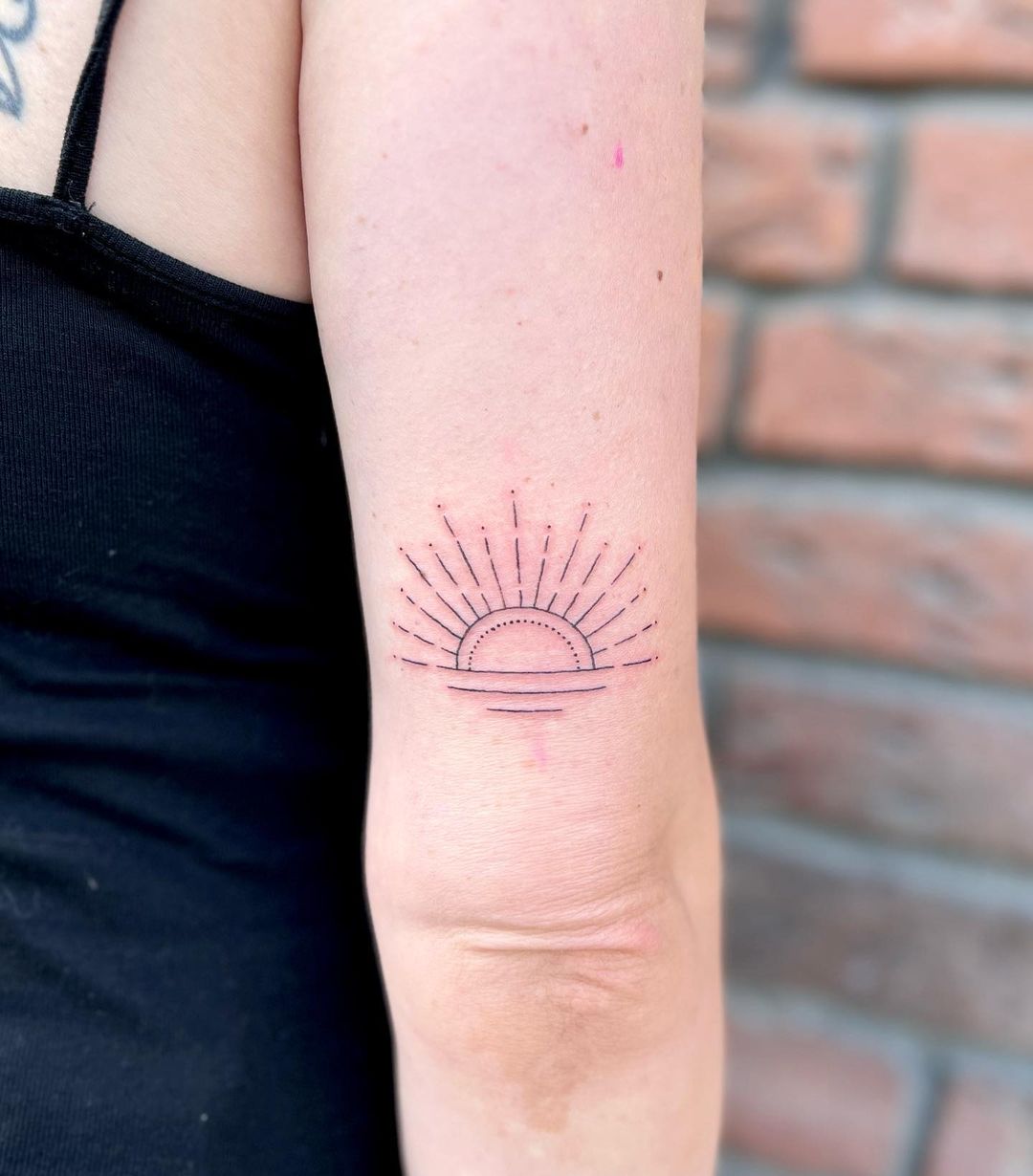 DANKE BINE! @schlumpfbine1 
.
#suntattoo #smalltattoo #smalltattooideas #finelin
