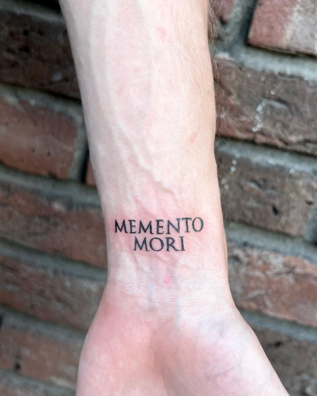 memento mori 
danke fabian! :)
#mementomori #mementomoritattoo #letteringtattoo