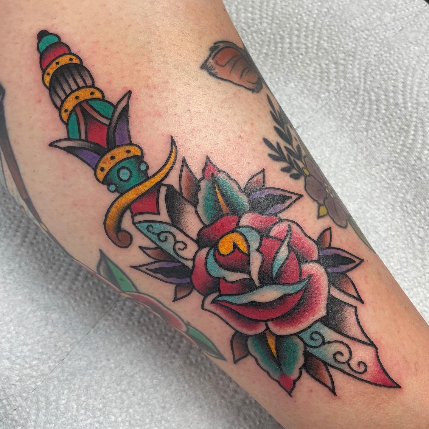 DAGGER/ROSE…
Danke @dini_vegan_life 

#tattoo #tattoos #tattooed #tattoolife #ta