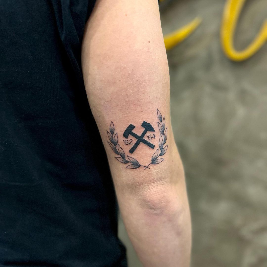 DANKE LUIS! 
.
#tattoo #ruhrpott #schlägelundeisen #tattooideas #tattooed #black