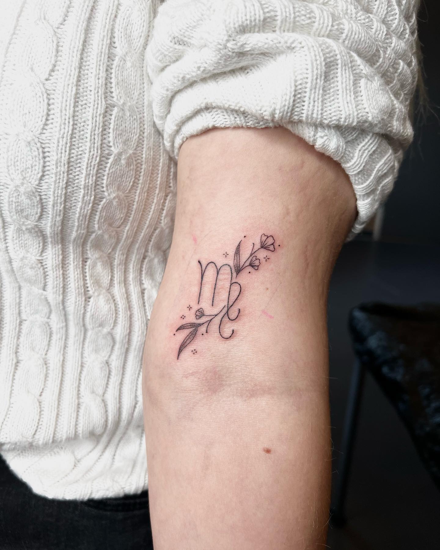 DANKE @fabyenna.brg 
.
#finelinetattoo #fineline #tattoo #tattooideas #sternzeic