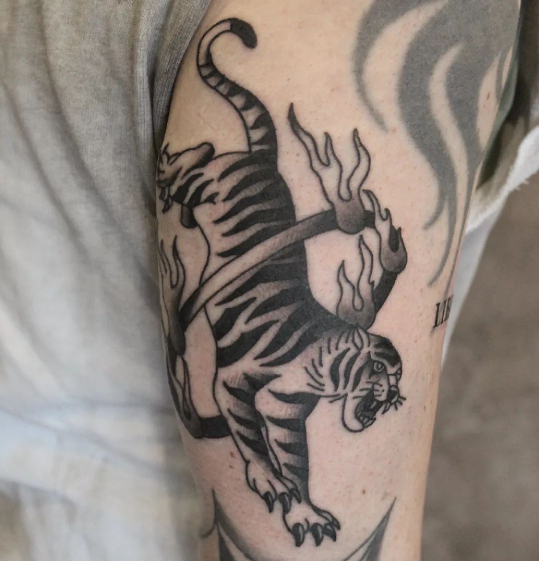 Hyper- realistic- Tiger- Gabfiller !!! Thx Oliver!
#germantattooers #tattooworke