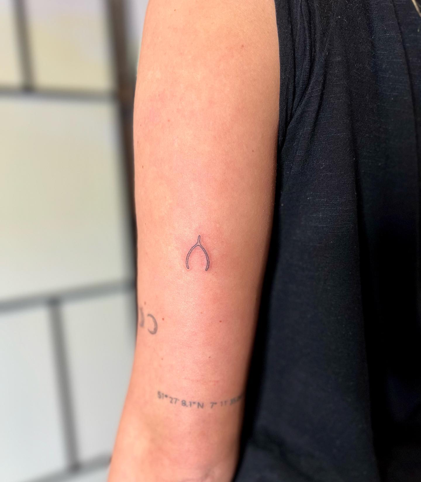 DANKE SARAH! 
.
#wünschelrute #minitattoo #smalltattoo #smalltattooideas #fineli