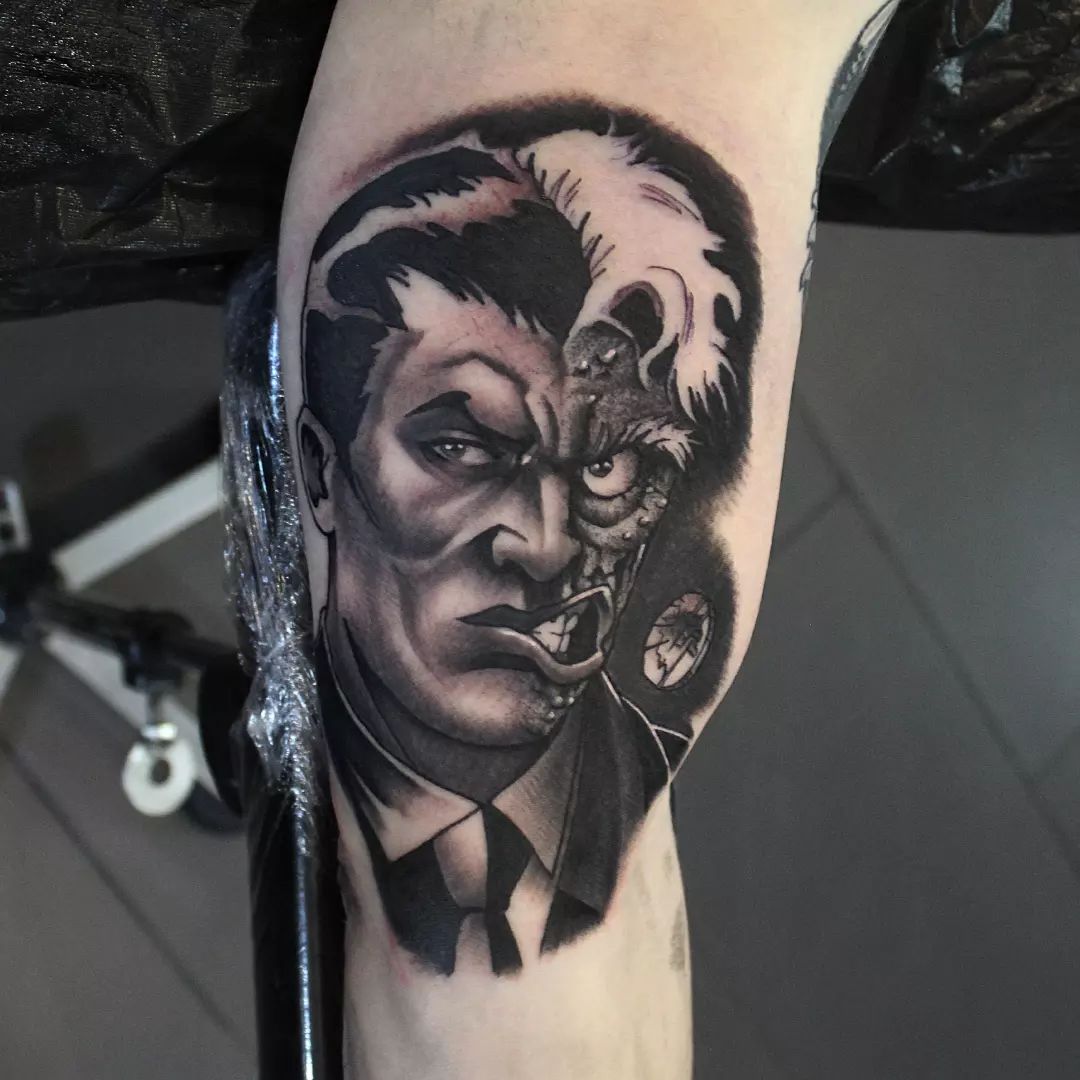 Fresh Two-Face. Thank you Benni!
#germantattooers #tattoolife #tätowierung #tatt