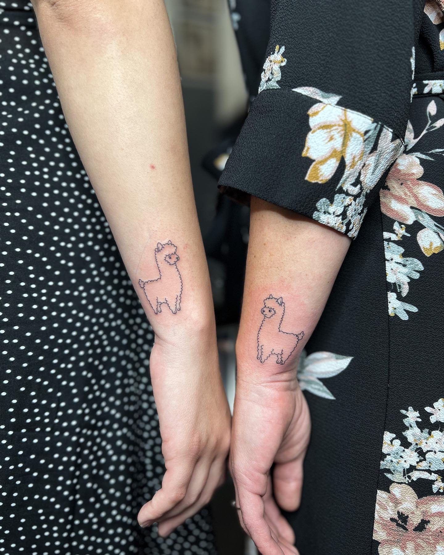 freundschaftstattoo 
.
#alpaka #alpakatattoo #friendshipgoals #friendshiptattoo