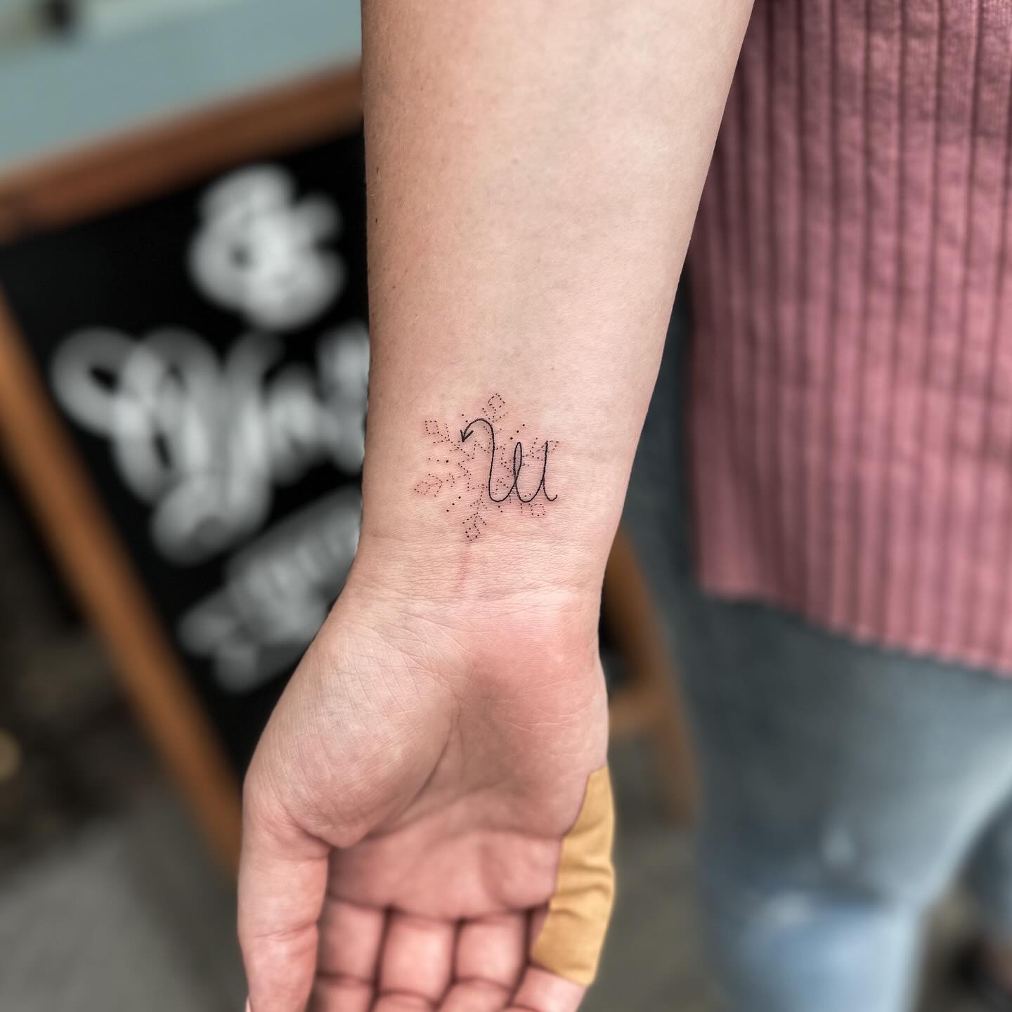 DANKE SARAH! 
.
#tattoo #fineline #finelinetattoo #finetattoo #smalltattoo #smal